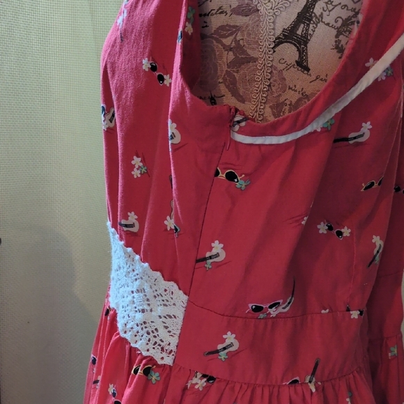 Coral Sleeveless Dress with Lace Detail - Picture 3 of 5